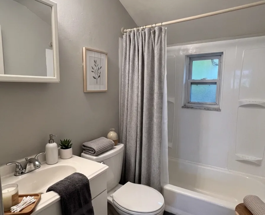 Jameson Bathroom Detail